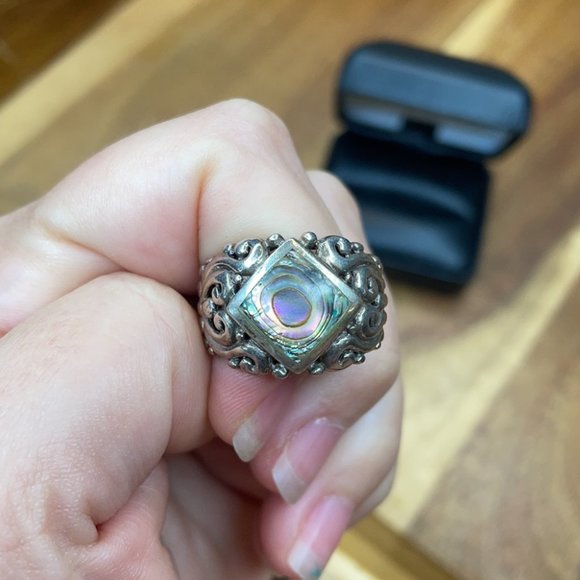 Pearl & Sterling Silver Unique handcrafted Thai Mother of Pearl Ring - Picture 3 of 10